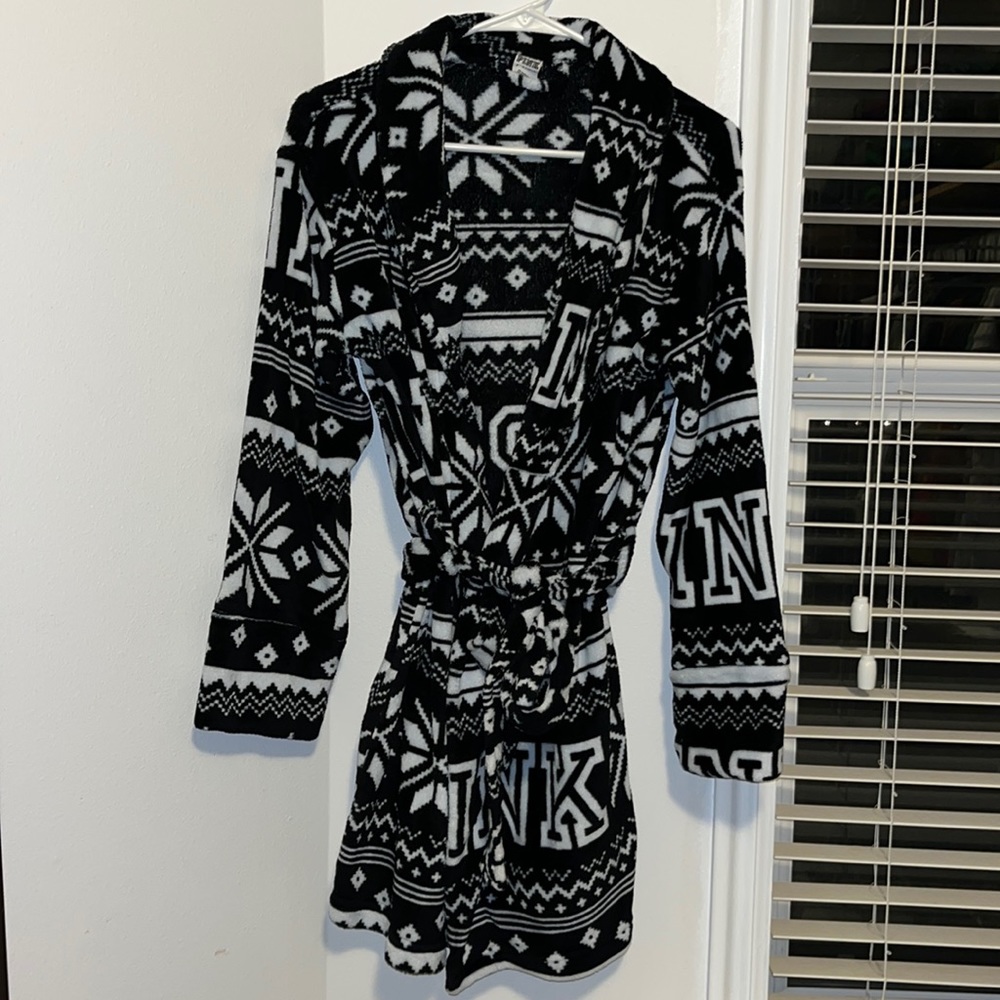 Snowflake black and white PINK robe